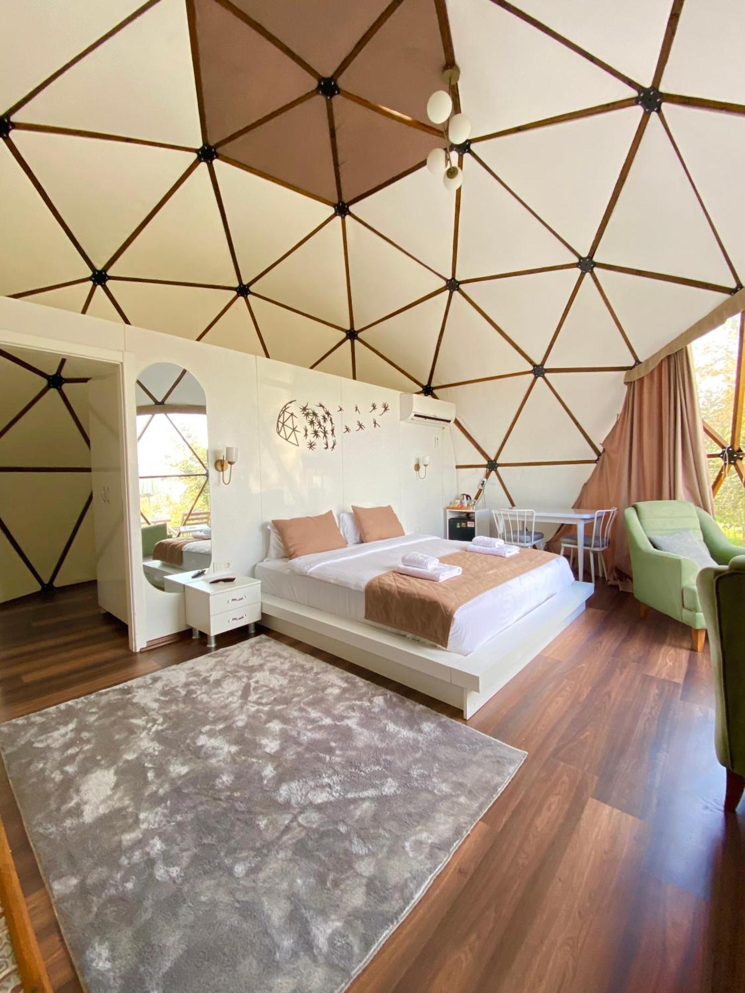 Phalesia Glamping Otel سبانجا المظهر الخارجي الصورة